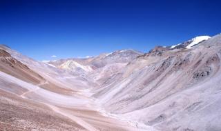 世界上最长的山脉是 世界上最高的山脉是什么主峰是什么